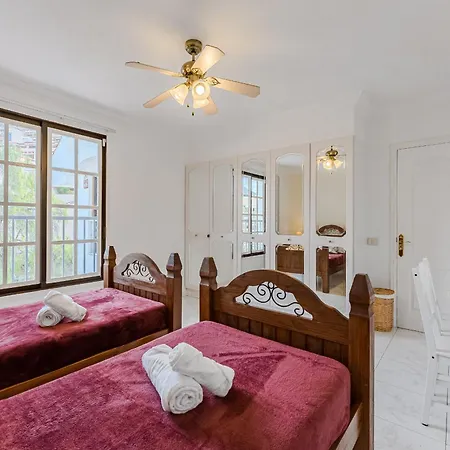 Diamond Family Heated Pool Lägenhet *